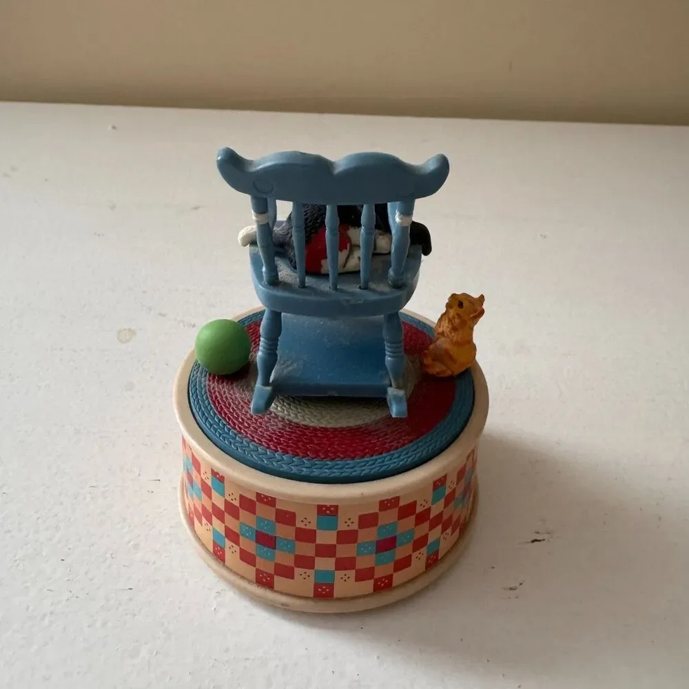 Enesco watchfull dog
